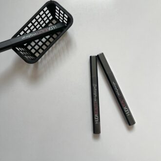 خط چشم مشکی Huda beauty